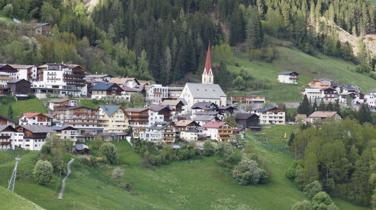 Hotel Apart Garni Dorfblick à Kappl  Extérieur photo